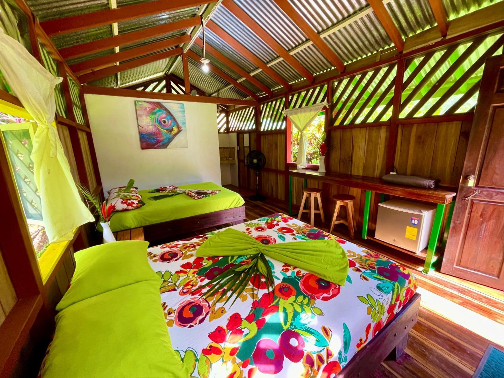 Alouatta Lodge And Canopy Cahuita Exterior foto