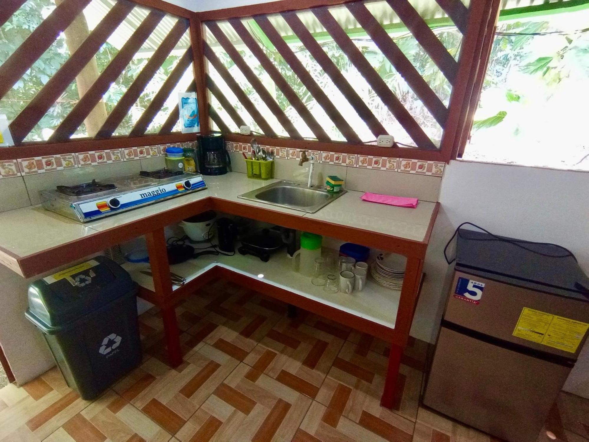 Alouatta Lodge And Canopy Cahuita Exterior foto