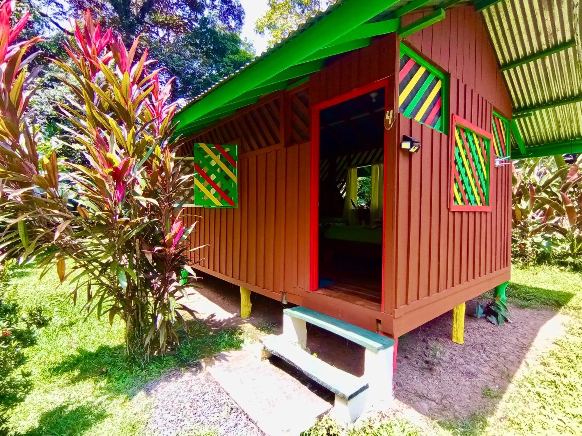 Alouatta Lodge And Canopy Cahuita Exterior foto