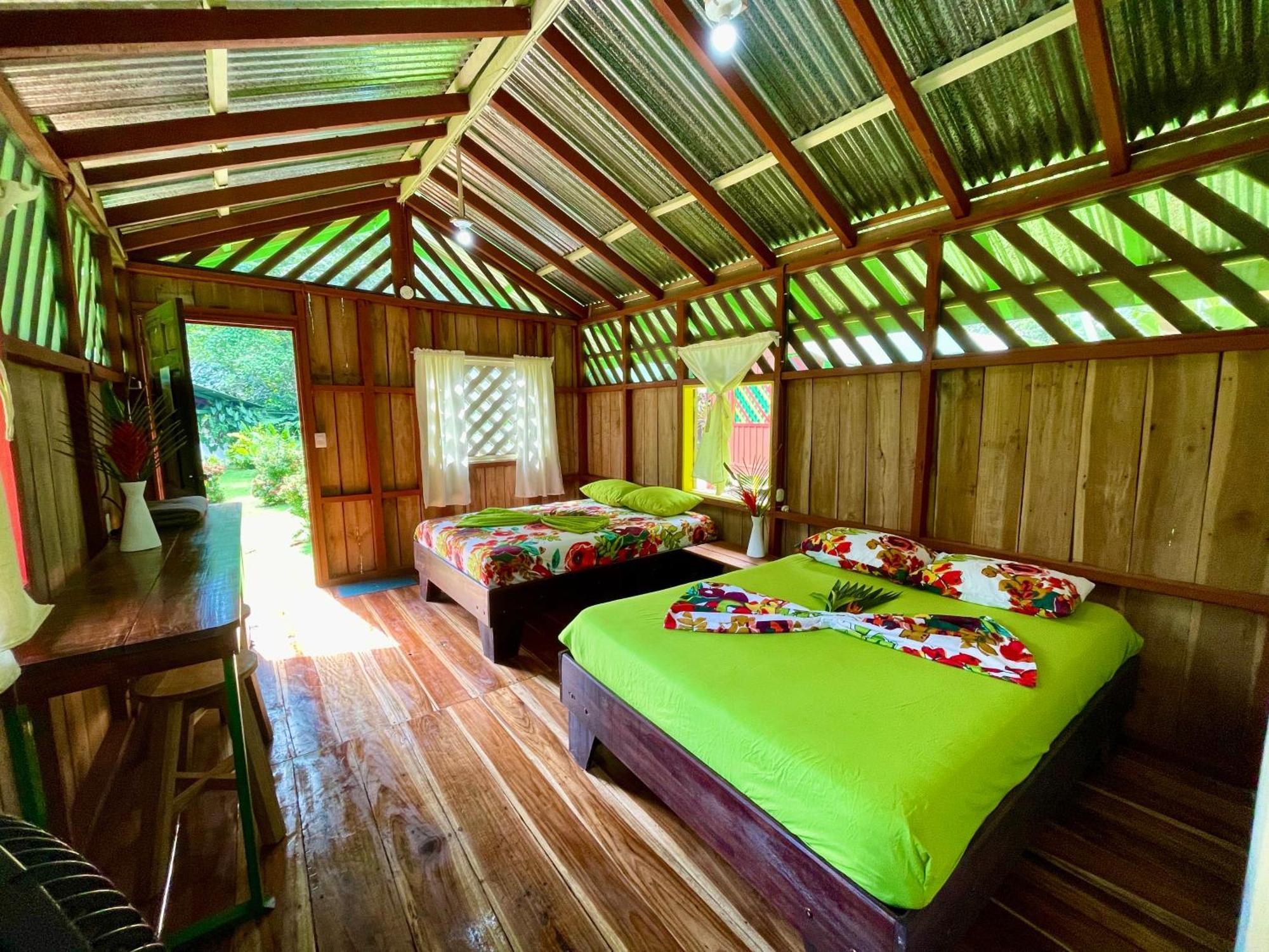 Alouatta Lodge And Canopy Cahuita Exterior foto